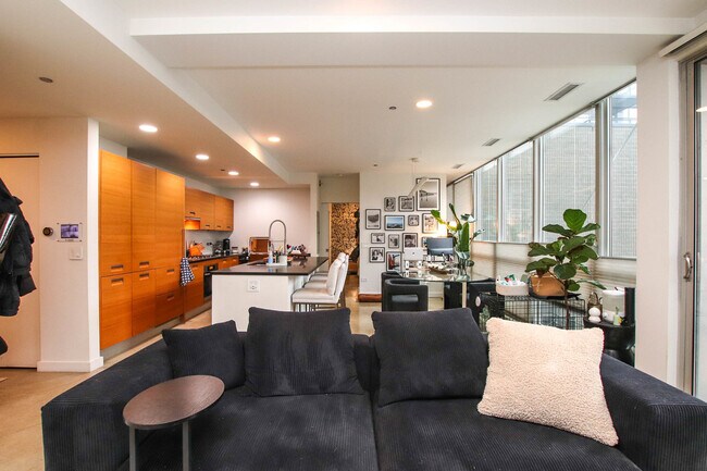 Photo - 156 W Superior St Unit 302