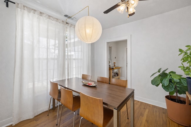 Photo - 1202 E 29th St Unidad #B