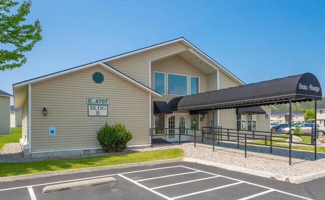 Building Photo - Beau Rivage 324 Rental