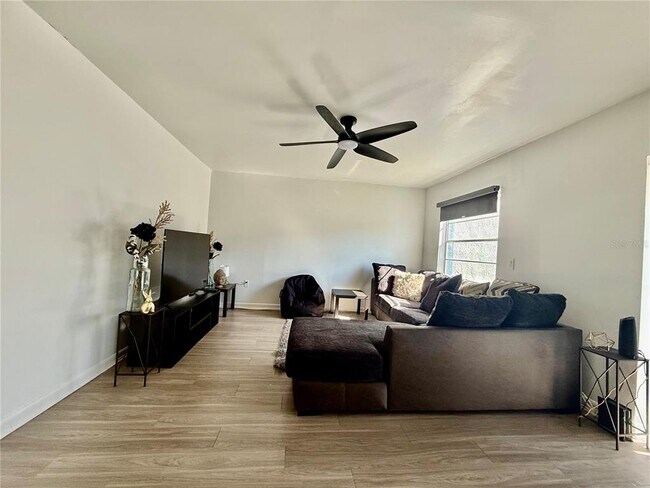 Photo - 2507 N Alafaya Trail Unidad 12