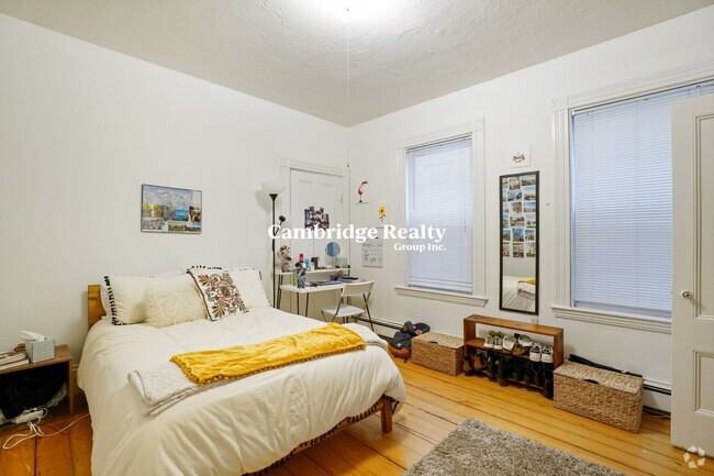 Building Photo - 68 Calumet St Unit 2 Rental