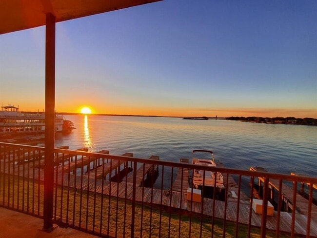 Building Photo - 7039 Kingston Cove Ln Unit 207