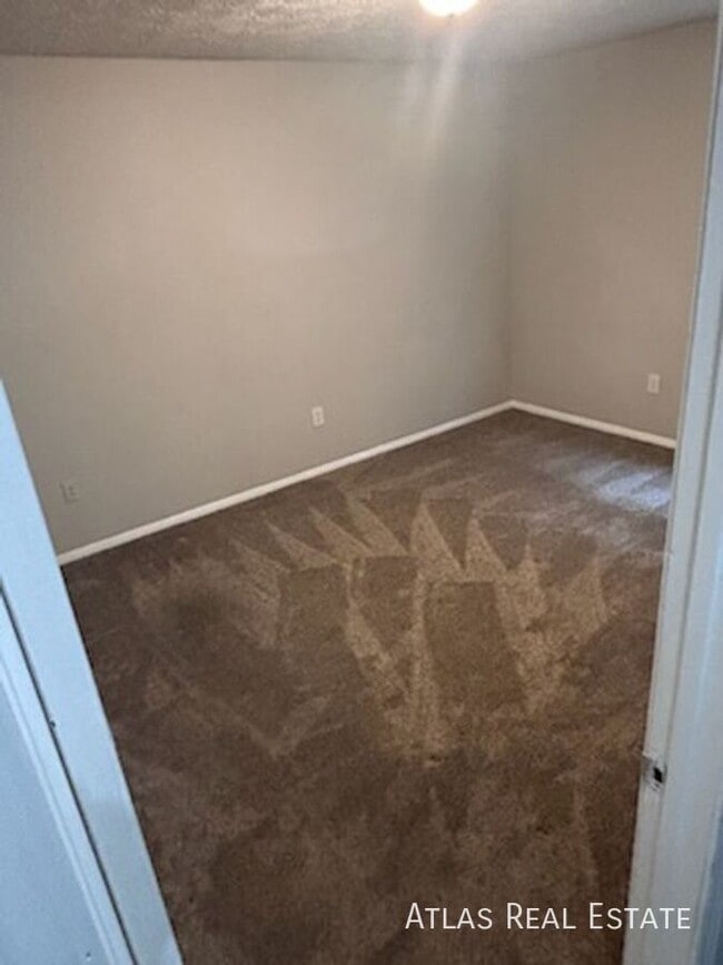 Photo - 129 Sir Scott Rd