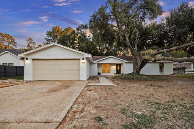 Photo - 5411 Logston Ln