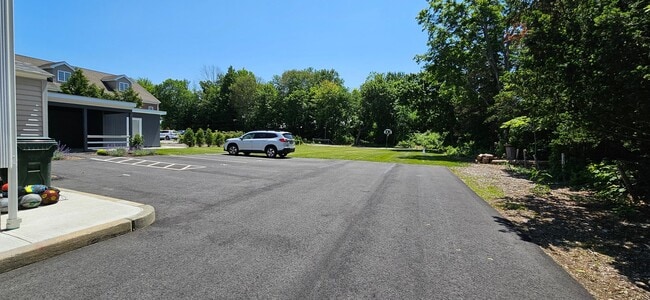 606 Putnam Pike Unit B