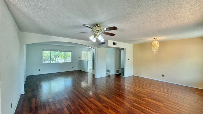 Photo - 12205 Brentwood Hills Blvd NE