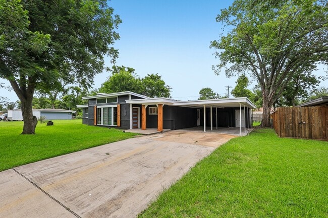 Photo - 159 Oak Dr