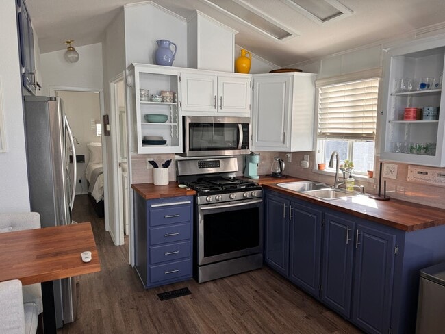 Photo - Grab Your Surfboard and Walk to Grandview Beach!