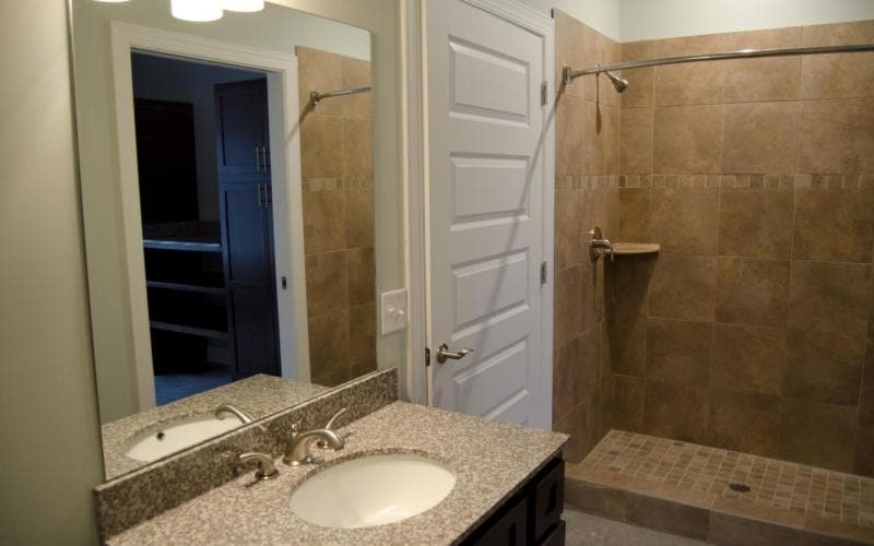 Baño - The Lofts at Tremont