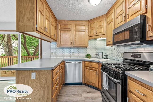 Photo - 3 Bedroom Home in Mounds View