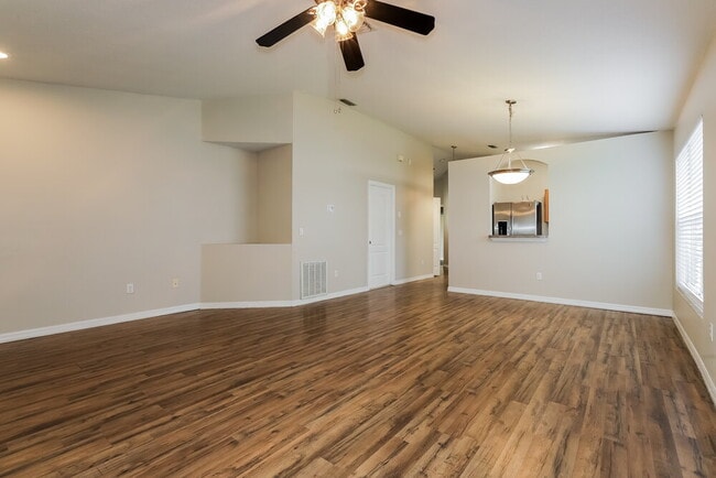 Photo - 1036 Lake Shore Ranch Dr