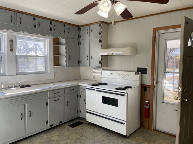 Photo - NICE CLEAN COUNTRY HOME, 3 BDRM 1.5 BA