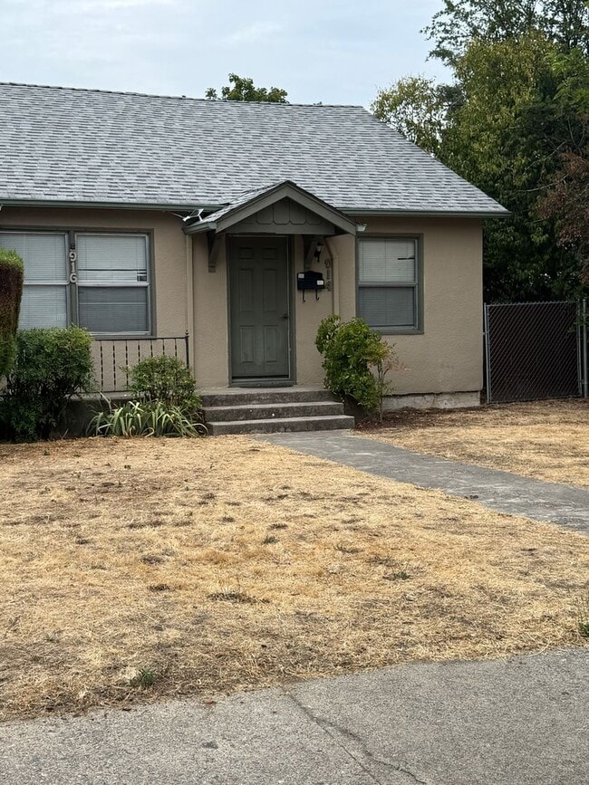 Photo - Very Large 1 Bedroom 1 Bathroom Home Available Now