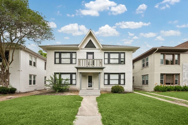 Building Photo - 1632 Hawthorne St Unit 4