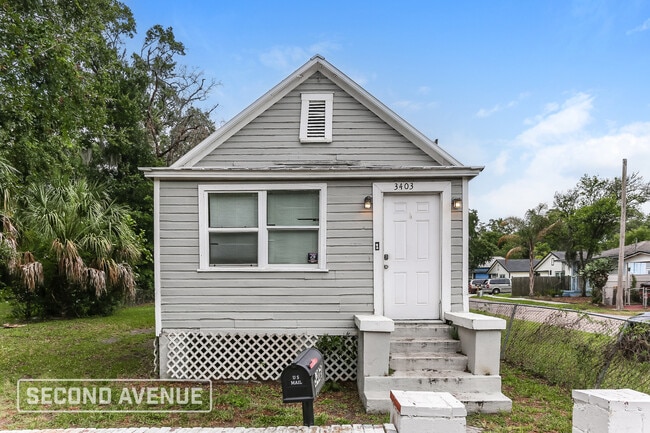 Building Photo - 3403 Phoenix Ave
