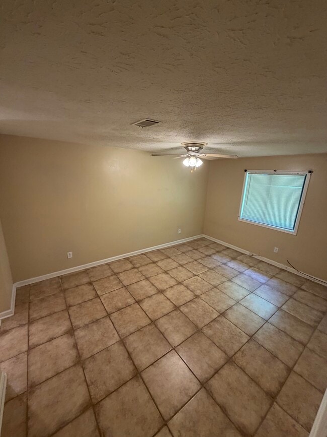 Photo - 324 Lexington Dr