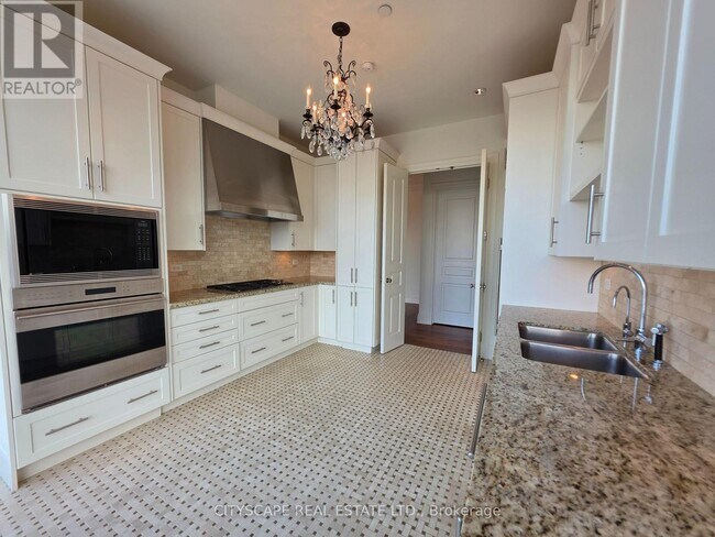 Photo - 183 Wellington St W Unit 4002