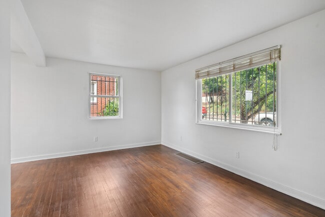 Photo - 5034 Ampere St