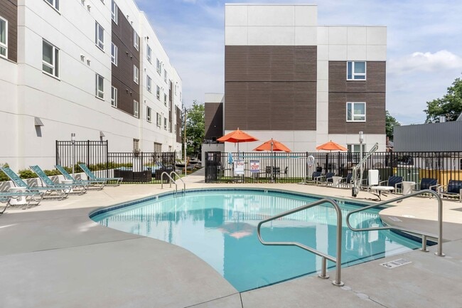 Building Photo - Live On Hillsborough Rental