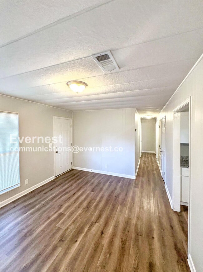 Photo - 525 Landers St