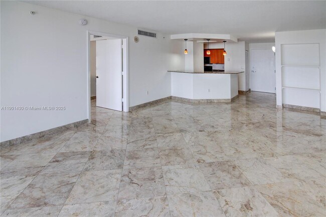 Photo - 6917 Collins Ave Unidad 1622