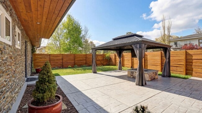 Photo - Wasatch Blvd Gem!! Hot Tub, Sauna, & Trails in Top SLC Location