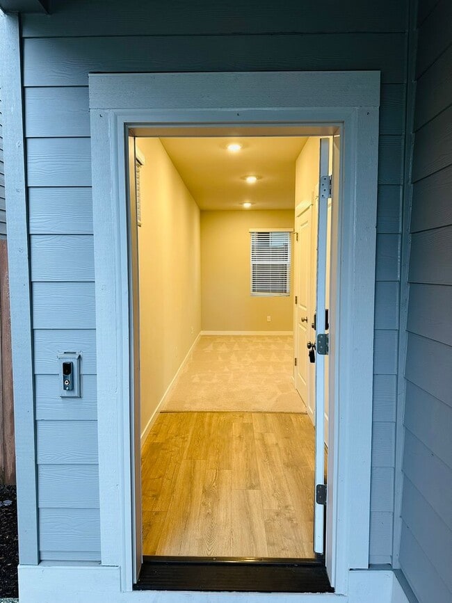 Photo - Newer 3-Story 3 Bedroom DR Horton Home in ...