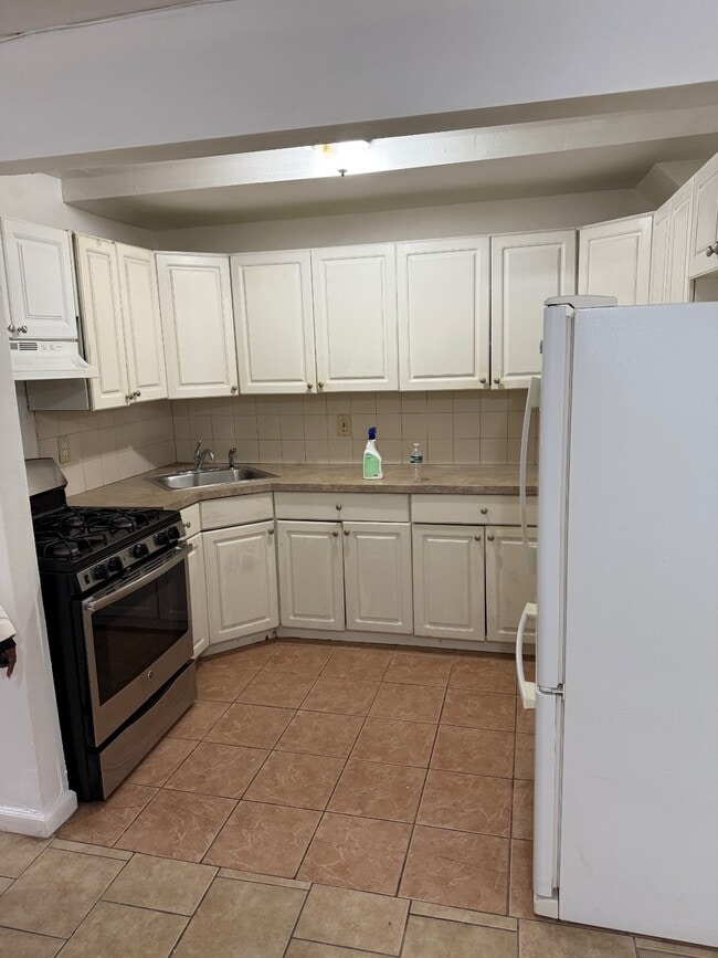 Building Photo - 14XX Hicks St