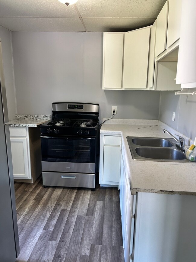 Photo - 70550 Main St Unit B