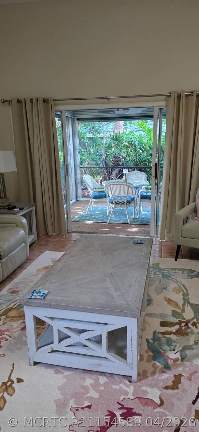 1008 Ocean Dunes Cir