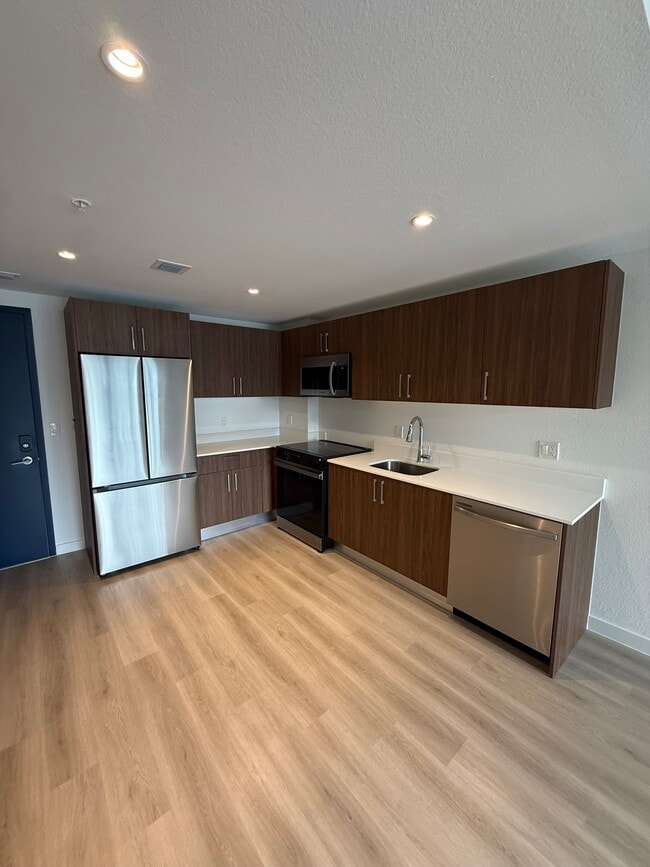 Building Photo - 3841 NW 12th St Unit B3 Rental