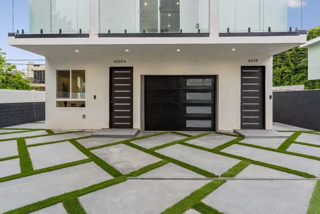 Photo - 4559 W 18th St