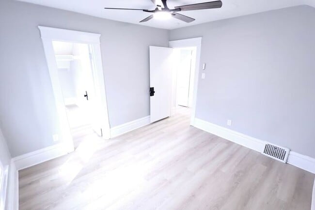 Photo - 991 Diana Ave