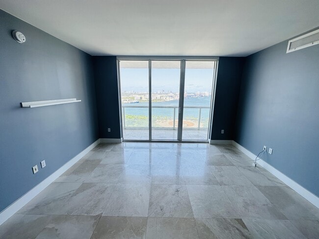 Photo - 50 Biscayne Blvd
