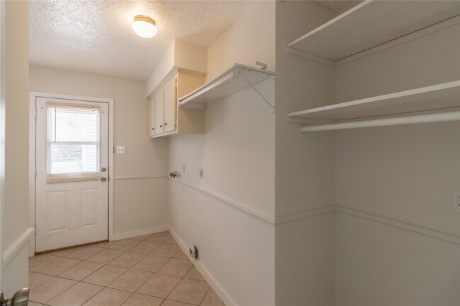 Photo - 2643 Hodges Bend Cir