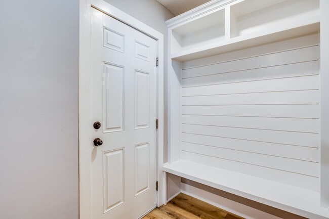 Photo - Enchanting 3 Bedroom 1 Bathroom Home Locat...