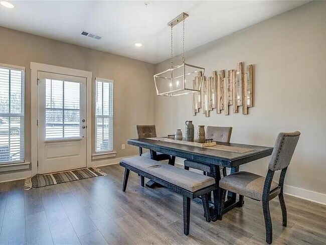 Photo - 1840 Eastmore Ave SW