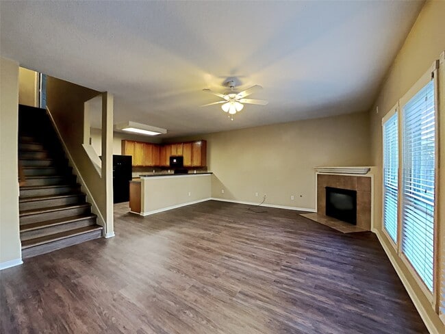 Photo - 4719 Blue Spruce Hill St