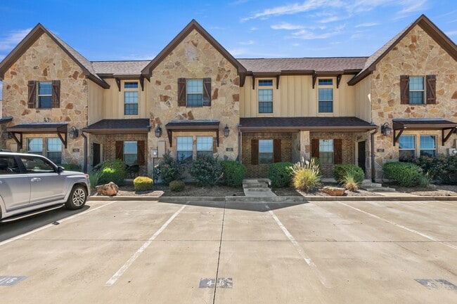 Building Photo - 415 Goldilocks Ln