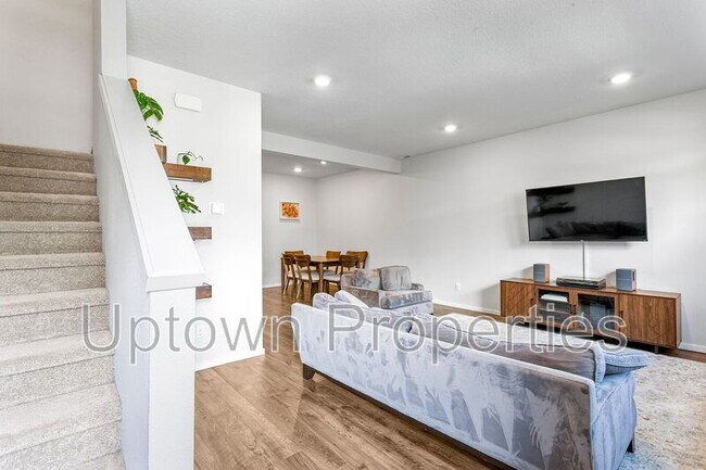 Photo - 876 N 18th Ave
