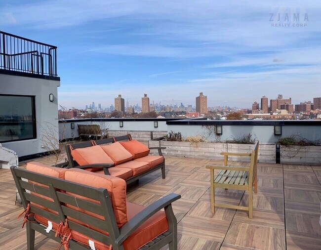 Photo - 976 Fulton St