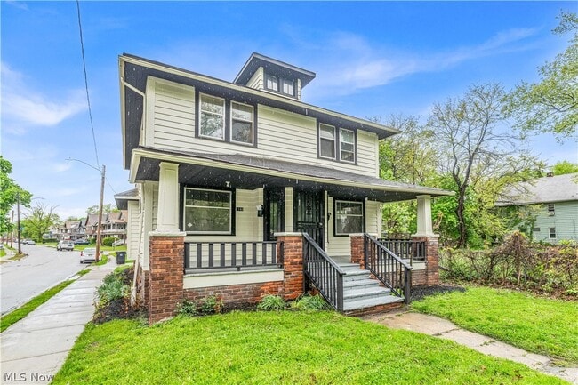 1144 E 145th St Unit 1/Right