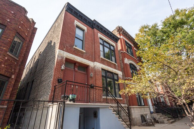 Photo - 1944 N Bissell St Unit ground