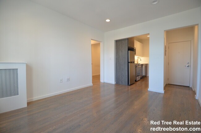 Photo - 29 Peterborough St