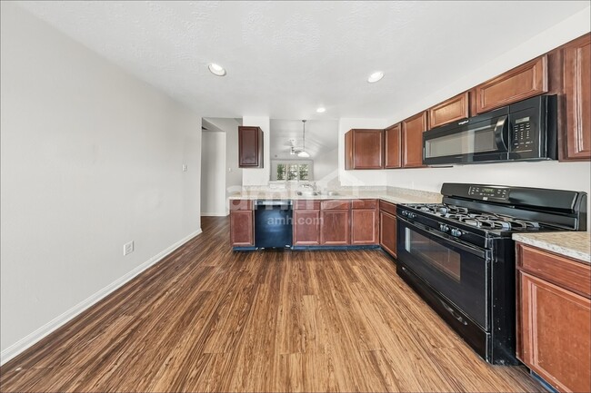 22 Mira Loma Dr