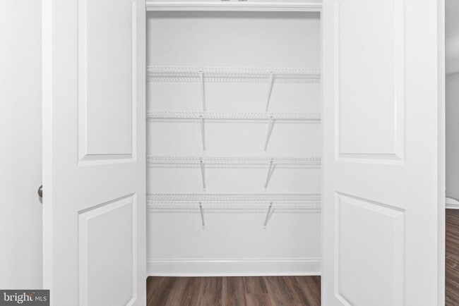 Photo - 1533 Schwinn St