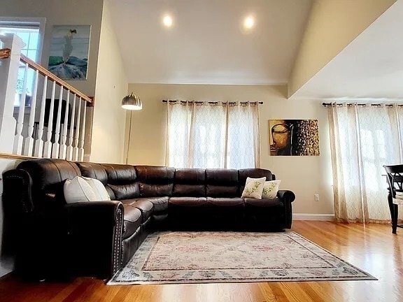 Photo - 9 Commodore Way