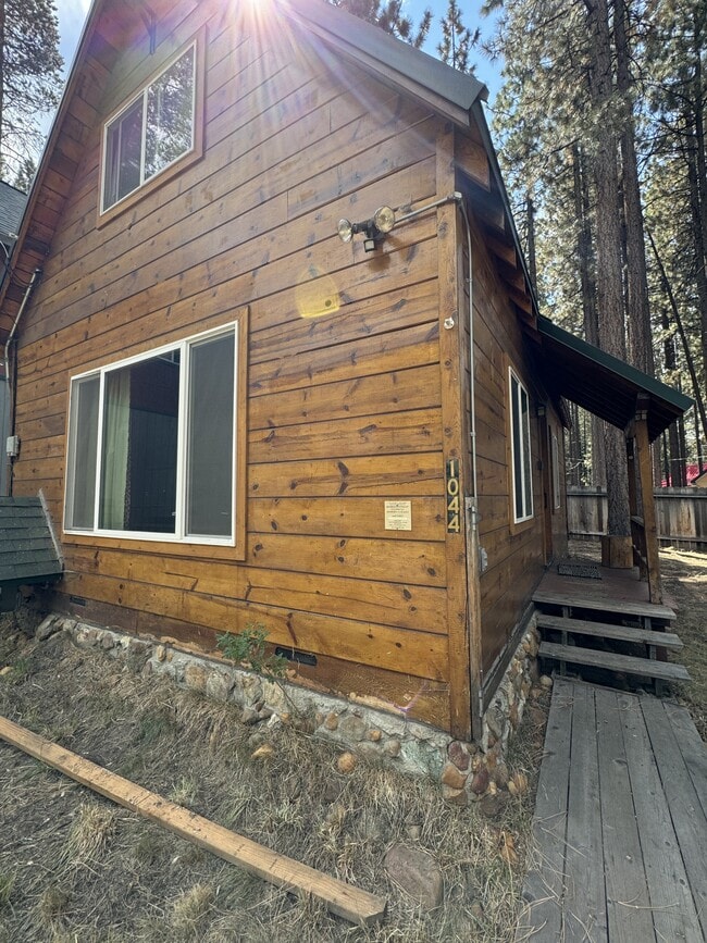 Photo - 1044 Glen Rd