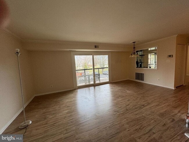 Photo - 214 Locust St SE Unit 118