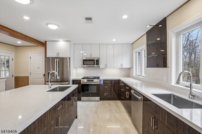 Photo - 215 Summit Ave